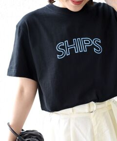 《一部追加予約》* SHIPS ラウンド プリント ロゴ TEE ◇