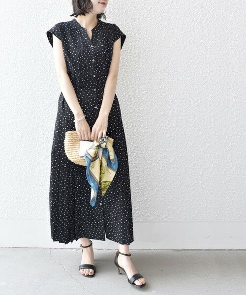 SHIPS / シップス ロング・マキシ丈ワンピース | 【WEB限定】〈洗濯機可能〉ドット 花柄 サイド プリーツ フレンチスリーブ ワンピース | 詳細26