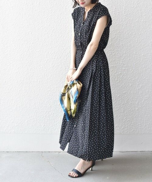 SHIPS / シップス ロング・マキシ丈ワンピース | 【WEB限定】〈洗濯機可能〉ドット 花柄 サイド プリーツ フレンチスリーブ ワンピース | 詳細27