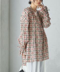 【SHIPS別注】BINDU:〈手洗い可能〉プリント ギャザー ブラウス 24SS