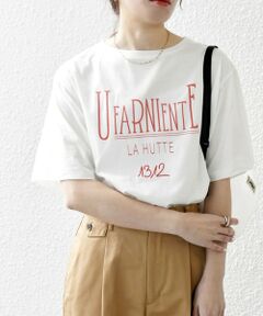 La Hutte:〈洗濯機可能〉ラウンドヘム ロゴ プリント TEE