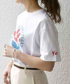 【SHIPS any別注】Collegiate Pacific:〈洗濯機可能〉V ガゼット プリント Tシャツ 24SS