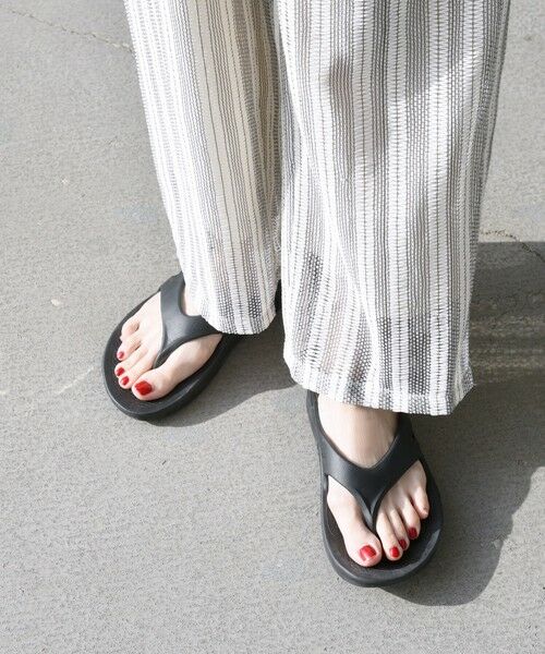 SHIPS / シップス サンダル | 《一部追加予約》OOFOS: OOoriginal ウーオリジナル トングサンダル | 詳細6