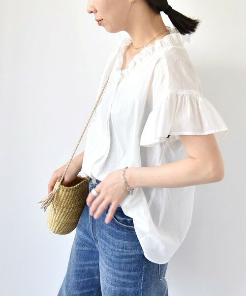 SHIPS / シップス シャツ・ブラウス | quaranciel:〈手洗い可能〉コットン フリルネック フレアスリーブ ブラウス | 詳細17