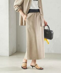 —25SS—<br><br><b>リネンライクでイージーケア！リブがポイントのナロースカート</b><br><br>■デザイン<br>ウエストにリブを合わせたカジュアル感がありながら、きれいめにも着こなせるナローシルエットのスカート。<br>バックジップがポイントのミニマルなデザインです。<br>適度なフィット感のリブ使いが楽な穿き心地で、ベルトのように着こなしのアクセントにもなります。<br><br>■素材<br>麻のようなナチュラルな印象の合繊素材を使用。<br>従来の合繊のような光沢感がなく、糸にふくらみのある杢糸でより天然素材のような見え方に仕上がっています。<br>防シワ、吸水速乾でイージーケアできる機能性に優れた素材です。<br><br>■コーディネート<br>同素材のジレ、ジャケットとセットアップで着るとこなれた大人のスタイリングに。<br>シャツやカットソーをインにしてウエストリブを活かしたスタイリングもおすすめです。<br>ハイウエストのため、トレンドのクロップド丈のトップスともバランス良く着ていただけます。<br><br>■お問い合わせ品番：313-21-2573<br><br>▼シリーズもございます。<br>麻調合繊ショートジレ(品番：314-71-0156)<br>麻調合繊カラーレスジャケット(品番：317-01-0978)<br><br>-------------------------------------<br>生地の厚み：中間<br>伸縮性：有<br>透け感：無<br>光沢感：無<br>水洗い：可<br>-------------------------------------<br><br><br>※着用の際はバッグやアクセサリー、表面の粗いもの等への引っ掛かりに十分にご注意ください。<br>※撮影環境により商品の色味が異なって見える場合がございます。商品のお色味は、物撮り画像をご参考にしてください。<br>※末永く愛用頂く為に、アテンションタグを必ずご確認の上、着用又はお取り扱い下さい。<br><br><font color="RED">※画像の商品はサンプルです。 </font><br>実際の商品と仕様、加工、サイズが若干異なる場合がございます。</p>