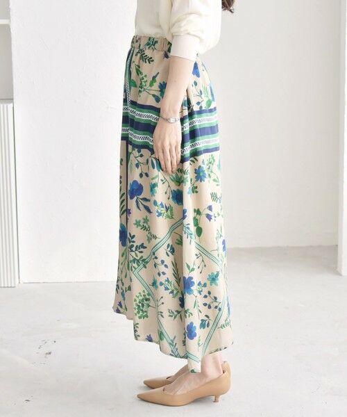 SHIPS / シップス ミニ・ひざ丈スカート | quaranciel: SPRINTEX フラワーパネル柄 スカーフ フレア スカート | 詳細9