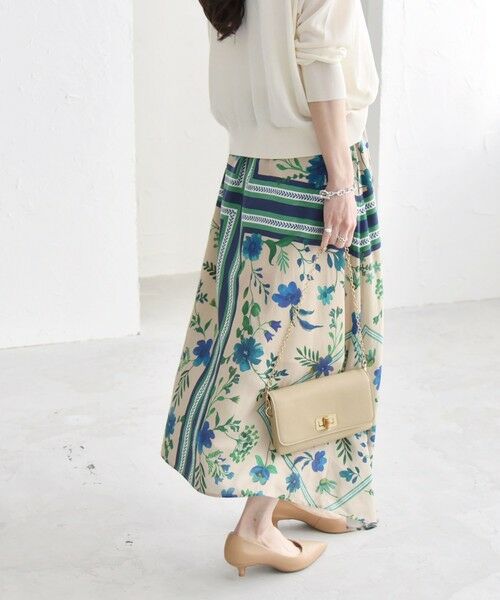 SHIPS / シップス ミニ・ひざ丈スカート | quaranciel: SPRINTEX フラワーパネル柄 スカーフ フレア スカート | 詳細7