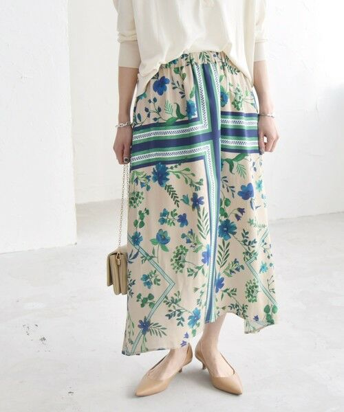 SHIPS for women/シップスウィメン quaranciel: SPRINTEX フラワーパネル柄 スカーフ フレア スカート ベージュ ONE SIZE SHIPS for women/シップスウィメン quaranciel: SPRINTEX フラワーパネル柄 スカーフ フレア スカート ベージュ ONE SIZE