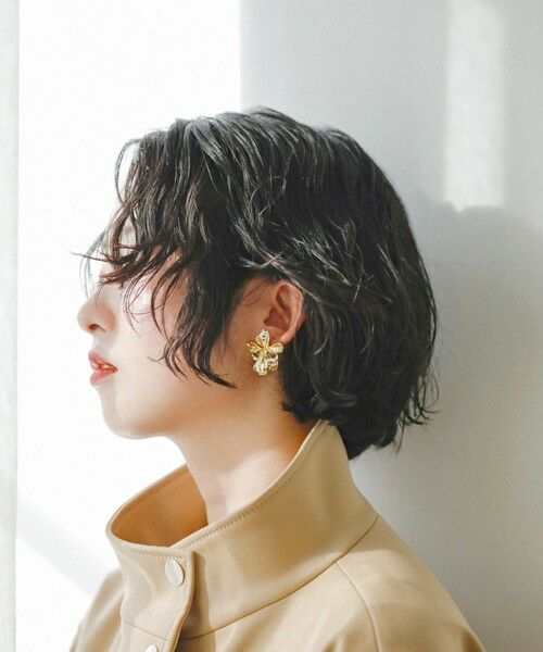 SHIPS / シップス ピアス・イヤリング | quaranciel: メタリック フラワー モチーフ ピアス | 詳細1