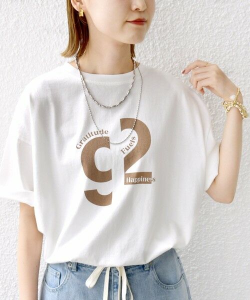 SHIPS 81BRANCA ベージュグラフィックプリント半袖Tシャツ SHIPS別注】81BRANCA:5分袖 ロゴ TEE 24SS（Tシャツ/カットソー