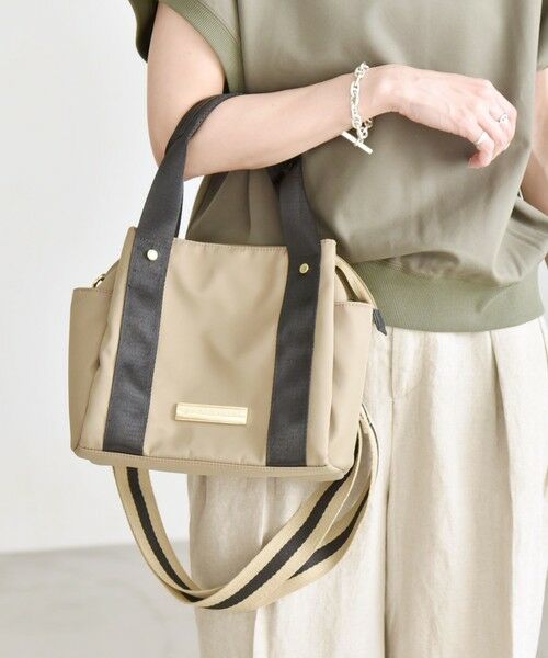 SHIPS / シップス ショルダーバッグ | quaranciel: 2way 8ポケット ライン ショルダー バッグ | 詳細24