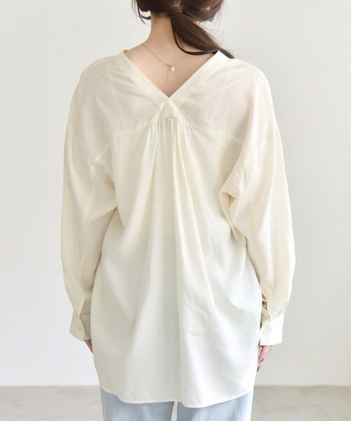 SHIPS / シップス シャツ・ブラウス | quaranciel:〈手洗い可能〉Vネック バック ギャザー ブラウス | 詳細10