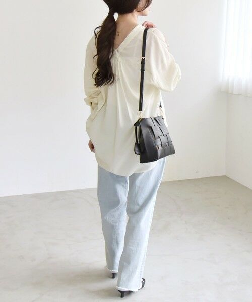 SHIPS / シップス シャツ・ブラウス | quaranciel:〈手洗い可能〉Vネック バック ギャザー ブラウス | 詳細2