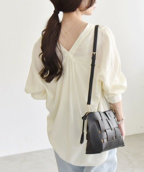 SHIPS / シップス シャツ・ブラウス | quaranciel:〈手洗い可能〉Vネック バック ギャザー ブラウス | 詳細7