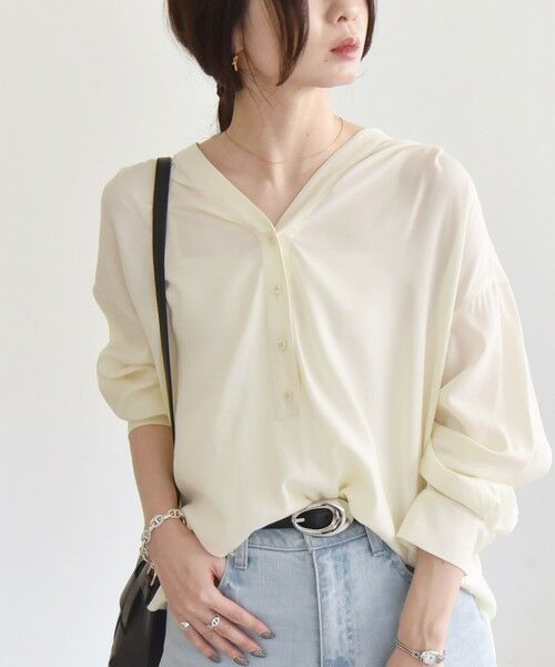 SHIPS for women/シップスウィメン quaranciel:〈手洗い可能〉Vネック バック ギャザー ブラウス ナチュラル ONE SIZE SHIPS for women/シップスウィメン quaranciel:〈手洗い可能〉Vネック バック ギャザー ブラウス ナチュラル ONE SIZE