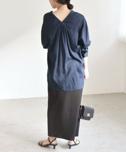 SHIPS / シップス シャツ・ブラウス | quaranciel:〈手洗い可能〉Vネック バック ギャザー ブラウス | 詳細16