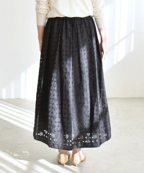 SHIPS / シップス ミニ・ひざ丈スカート | quaranciel:〈手洗い可能〉フラワー レース ランダム タック スカート | 詳細13