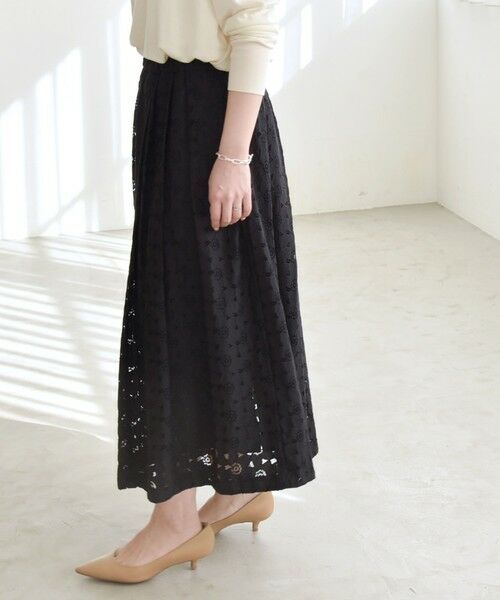 SHIPS / シップス ミニ・ひざ丈スカート | quaranciel:〈手洗い可能〉フラワー レース ランダム タック スカート | 詳細7