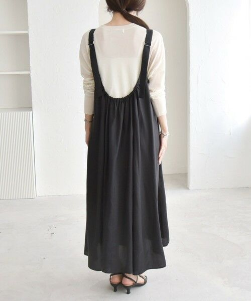SHIPS / シップス ロング・マキシ丈ワンピース | quaranciel:〈手洗い可能〉バックオープン ギャザー フレア ジャンパー スカート | 詳細15