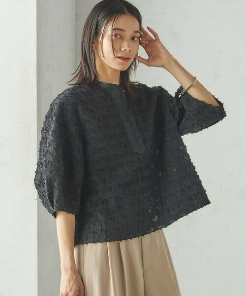 セール】 〈手洗い可能〉幾何柄 カット ジャカード ブラウス