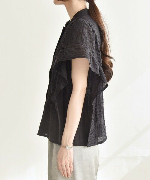 SHIPS / シップス シャツ・ブラウス | quaranciel:〈洗濯機可能〉スタンドカラー シアー フリル ハーフスリーブ ブラウス | 詳細25