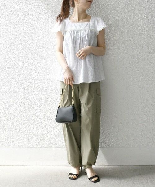 SHIPS / シップス シャツ・ブラウス | SHIPS any:〈洗濯機可能〉エンブロイダリー シャンブレー フレア ギャザー ブラウス | 詳細1