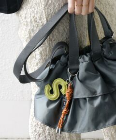 SHIPS / シップス ショルダーバッグ | 【WEB限定】チャーム 付き フリル 巾着 ショルダー