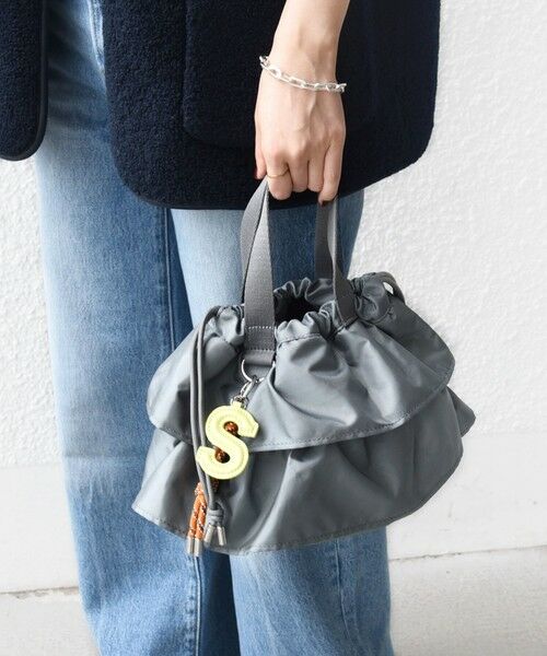 SHIPS / シップス ショルダーバッグ | 【WEB限定】チャーム 付き フリル 巾着 ショルダー | 詳細10