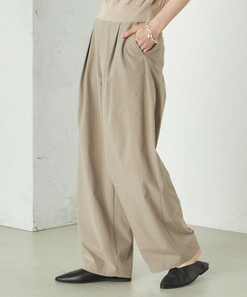 SHIPS / シップス スラックス・ドレスパンツ | Wai+:〈手洗い可能〉2タック スラックス(ベージュ系)