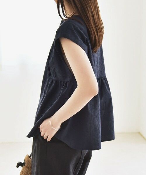 SHIPS / シップス シャツ・ブラウス | quaranciel:〈洗濯機可能〉ミニサッカー タックギャザー フレンチスリーブ ブラウス | 詳細20