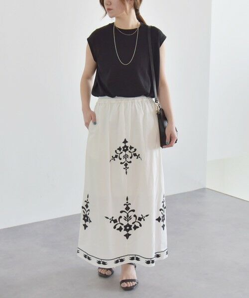 SHIPS / シップス ロング・マキシ丈スカート | quaranciel:〈洗濯機可能〉エンブロイダリー フレア ロング スカート | 詳細1