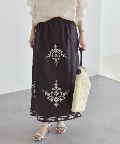 SHIPS / シップス ロング・マキシ丈スカート | quaranciel:〈洗濯機可能〉エンブロイダリー フレア ロング スカート | 詳細19