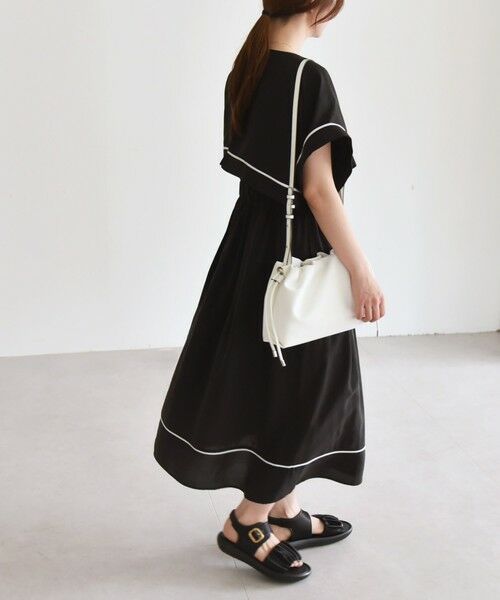 SHIPS / シップス ロング・マキシ丈ワンピース | quaranciel:〈洗濯機可能〉ケープデザイン パイピング ワンピース | 詳細4