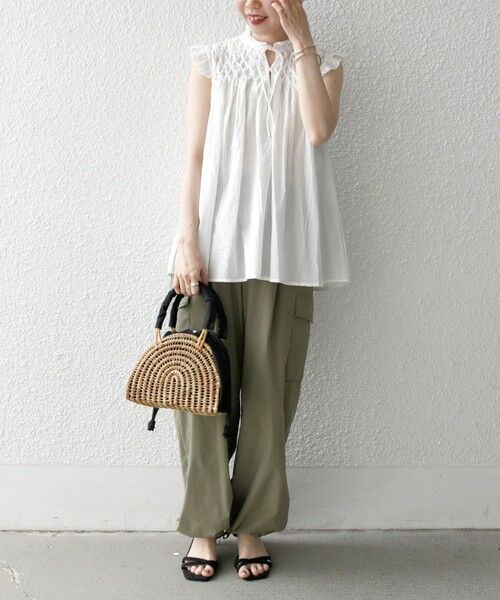 SHIPS / シップス シャツ・ブラウス | SHIPS any:〈洗濯機可能〉ハンドスモッキング コットン フリル スタンドカラー ブラウス | 詳細1