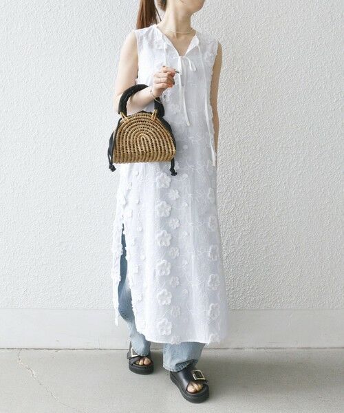 SHIPS / シップス ロング・マキシ丈ワンピース | SHIPS any:〈手洗い可能〉3D フラワー エンブロイダリー ロング ワンピース | 詳細1