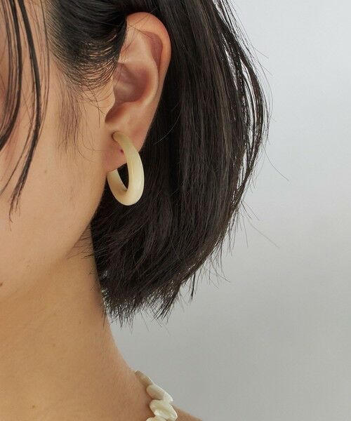 SHIPS / シップス ピアス・イヤリング | 樹脂 フープ イヤリング M | 詳細1