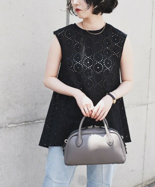 SHIPS / シップス シャツ・ブラウス | quaranciel:〈手洗い可能〉フラワー 刺繍 アイレット ノースリーブ フレア プルオーバー | 詳細22