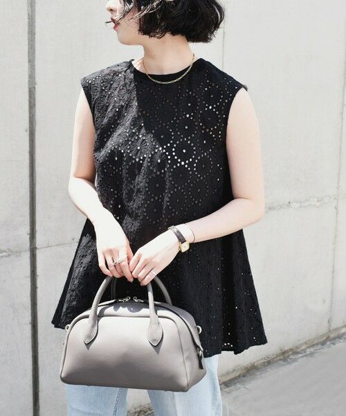 SHIPS / シップス シャツ・ブラウス | quaranciel:〈手洗い可能〉フラワー 刺繍 アイレット ノースリーブ フレア プルオーバー | 詳細23