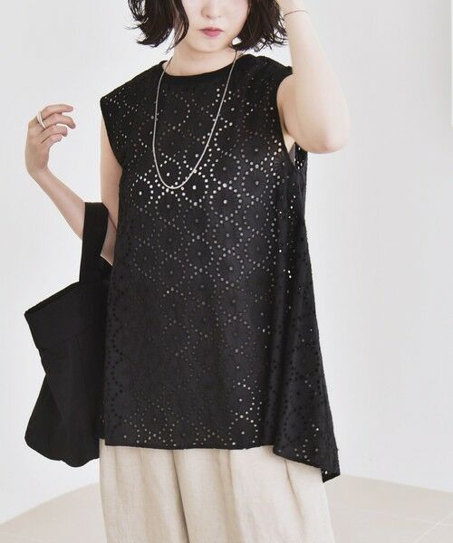 SHIPS / シップス シャツ・ブラウス | quaranciel:〈手洗い可能〉フラワー 刺繍 アイレット ノースリーブ フレア プルオーバー | 詳細26