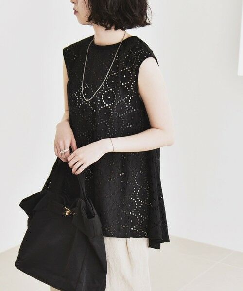 SHIPS / シップス シャツ・ブラウス | quaranciel:〈手洗い可能〉フラワー 刺繍 アイレット ノースリーブ フレア プルオーバー | 詳細28