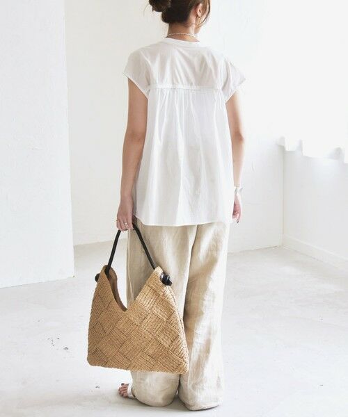 SHIPS / シップス シャツ・ブラウス | quaranciel:〈手洗い可能〉コットンボイル シアー ギャザー バンドカラー シャツ ブラウス | 詳細2