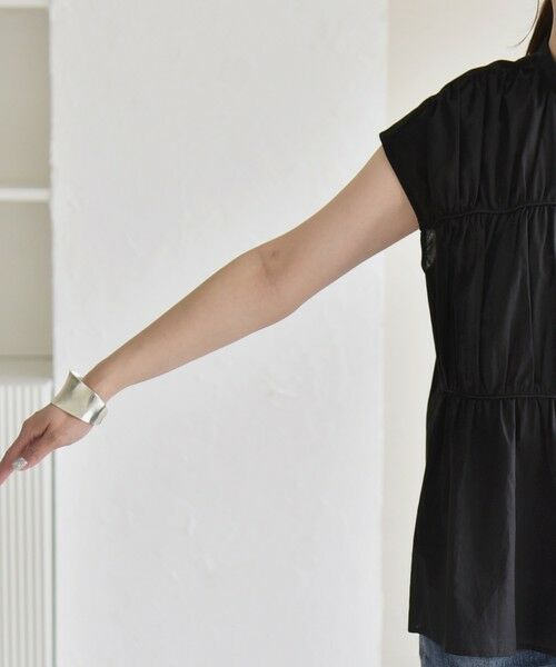 SHIPS / シップス シャツ・ブラウス | quaranciel:〈手洗い可能〉コットンボイル シアー ギャザー バンドカラー シャツ ブラウス | 詳細30