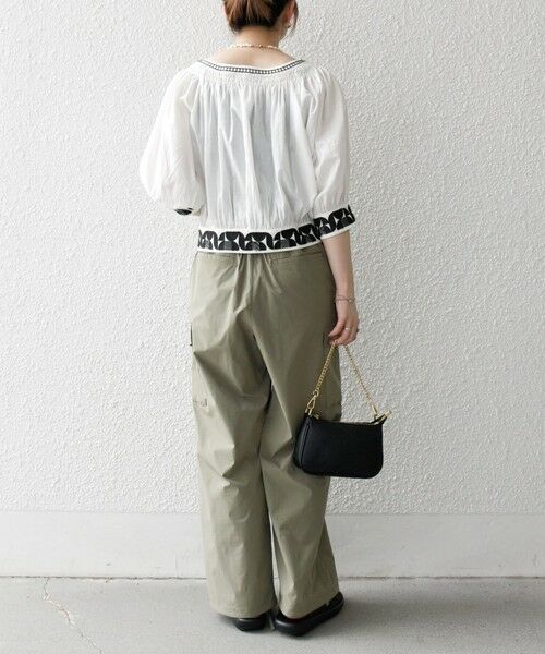 SHIPS / シップス シャツ・ブラウス | bon_meur:〈洗濯機可能〉ジオメトリック エンブロイダリー シャーリング ブラウス | 詳細2