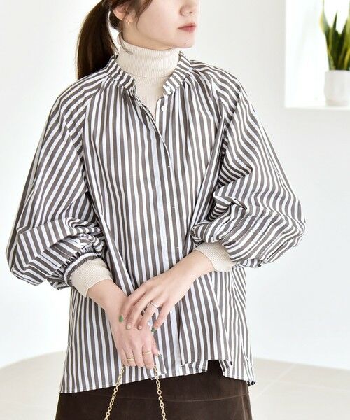 SHIPS / シップス シャツ・ブラウス | quaranciel:〈洗濯機可能〉REPREVE バンドカラー ギャザー パフ シャツ ブラウス | 詳細19