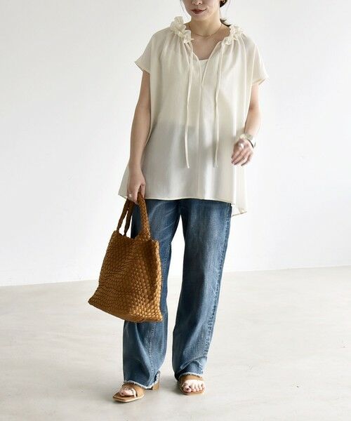 SHIPS / シップス シャツ・ブラウス | 《追加予約》quaranciel:〈洗濯機可能〉フリルカラー リボン フレンチスリーブ ブラウス | 詳細1