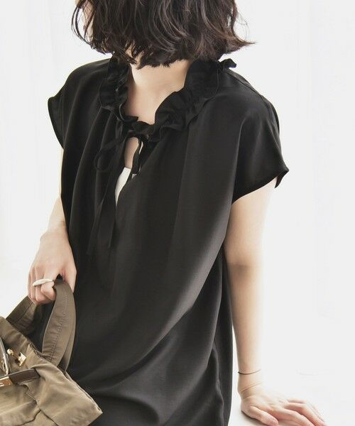 SHIPS / シップス シャツ・ブラウス | 《追加予約》quaranciel:〈洗濯機可能〉フリルカラー リボン フレンチスリーブ ブラウス | 詳細16