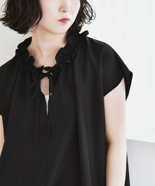 SHIPS / シップス シャツ・ブラウス | 《追加予約》quaranciel:〈洗濯機可能〉フリルカラー リボン フレンチスリーブ ブラウス | 詳細17