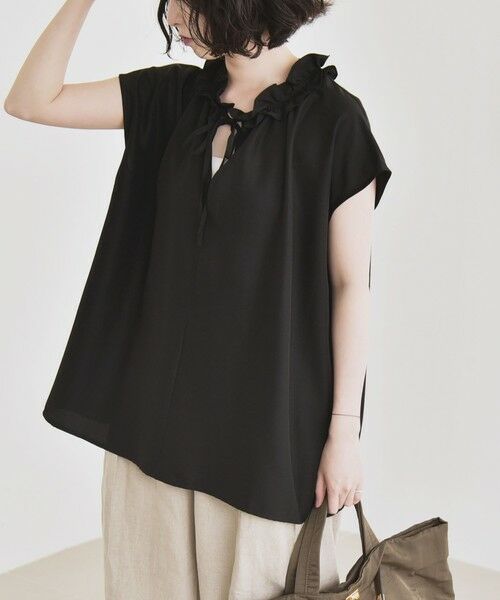 SHIPS / シップス シャツ・ブラウス | 《追加予約》quaranciel:〈洗濯機可能〉フリルカラー リボン フレンチスリーブ ブラウス | 詳細18