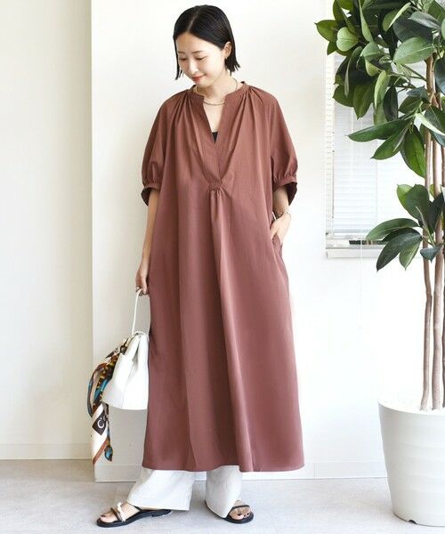 SHIPS / シップス ロング・マキシ丈ワンピース | 〈手洗い可能〉RENU ソフト タイプライター ギャザー ワンピース(ブラウン)