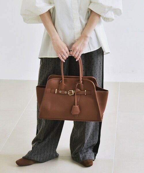 SHIPS / シップス トートバッグ | quaranciel: 2way 金具 ベルト スクエア トート バッグ（A4対応） | 詳細16